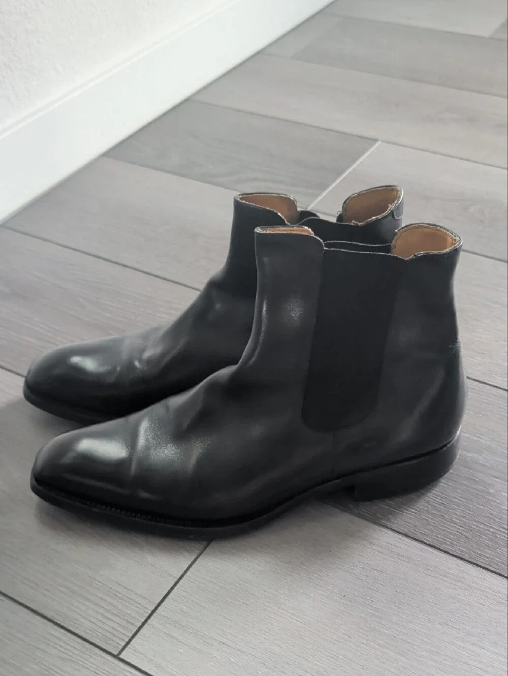 Vero Cuoio Black Leather Chukka Boots with Yellow Lining